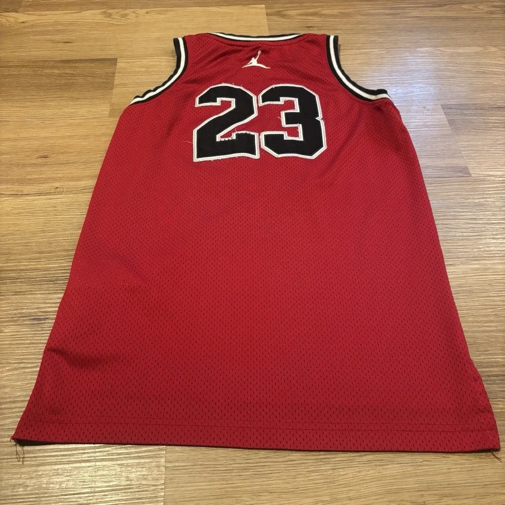 Nike Air Jordan Jersey Youth Boys Large 12-13 Red Black Chicago Bulls Jordan #23